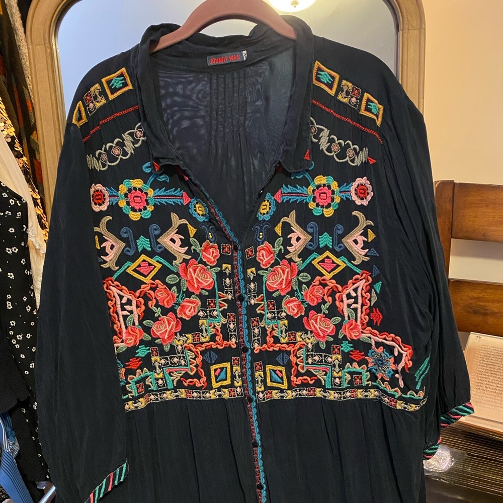 Johnny Was. Embroidered tunic. 2X